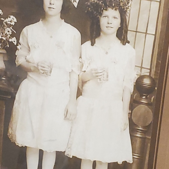 Antique 1920 Sisters Portrait Photograph Framed Kirkness Studio Baltimore MD 18" - Picture 11 of 11